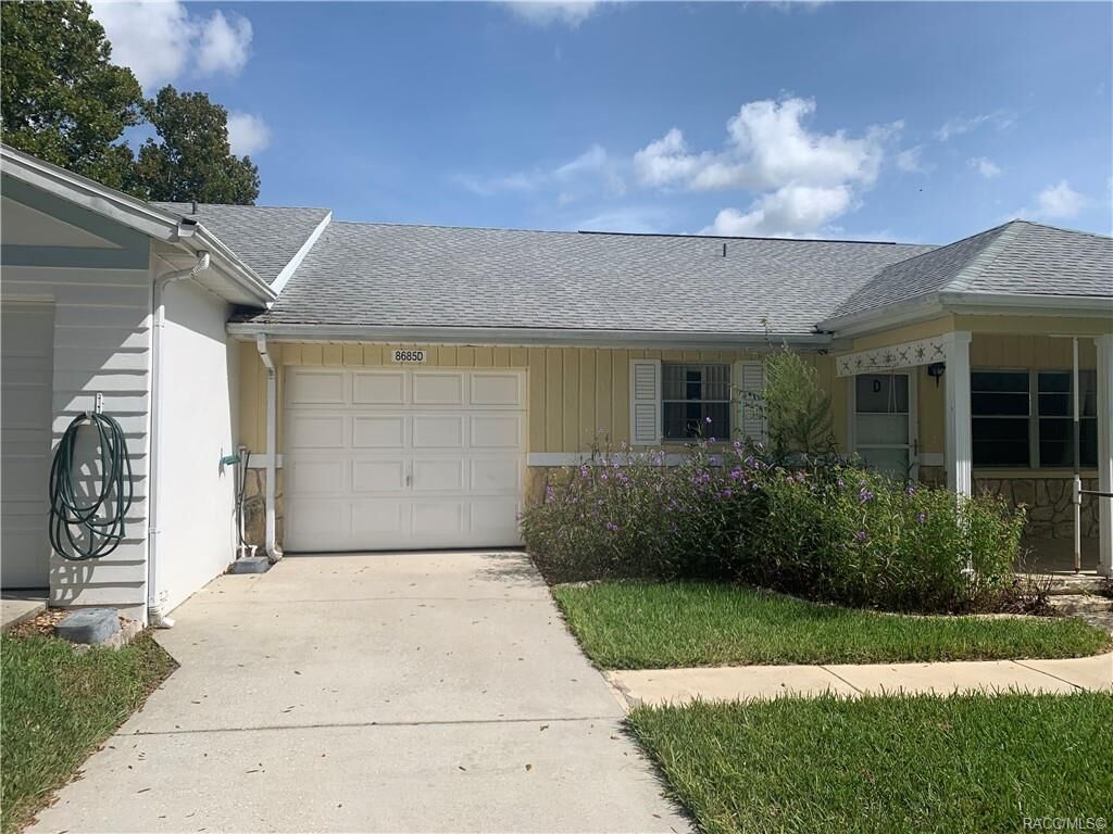 Property Photo: 8685 SW 94th Lane D FL 34481