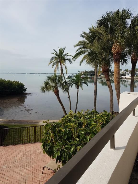 Property Photo:  8 Belleview Boulevard 106  FL 33756