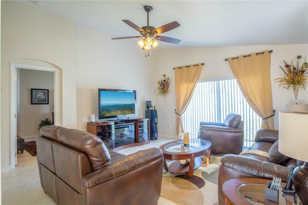 Property Photo: 43 Tuscany Pointe Avenue FL 32807