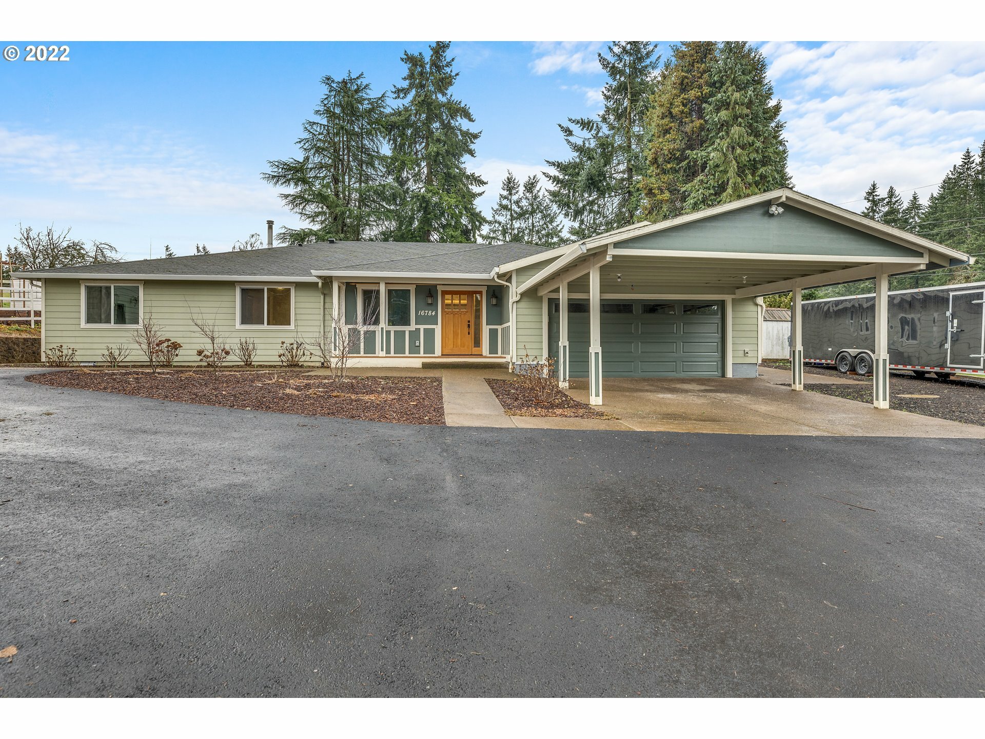 16784 S Manor Dr  Oregon City OR 97045 photo