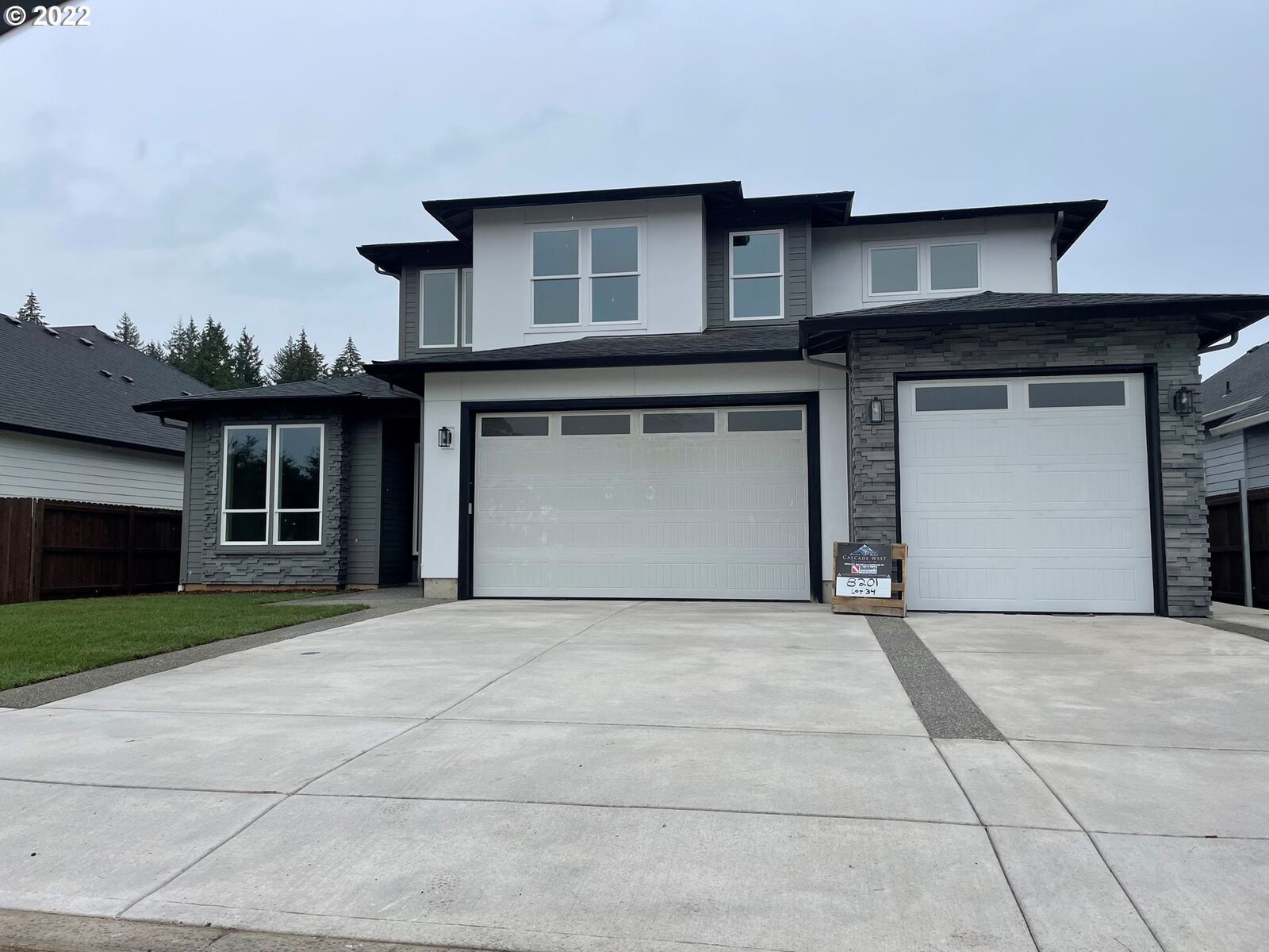 Property Photo: 8201 NE 168th Ave WA 98682