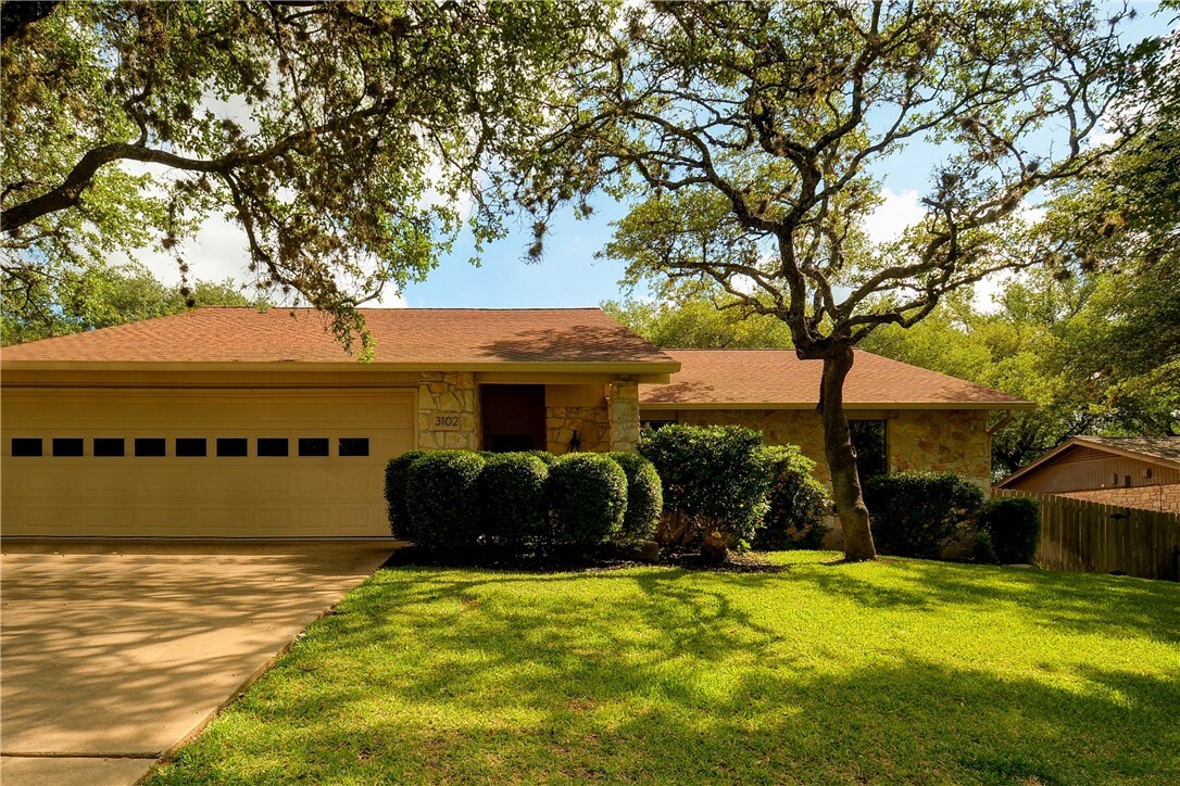 Property Photo:  3102 Honey Tree Lane  TX 78746 