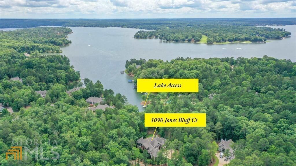 Property Photo: 1090 Jones Bluff Court GA 30642