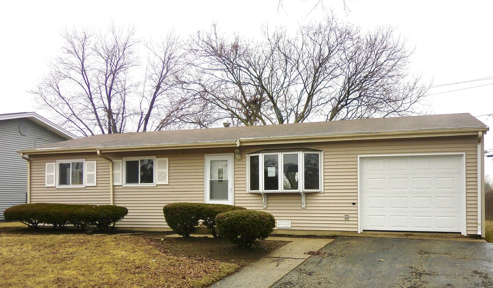 Property Photo: 1180 Larkdale Row IL 60084