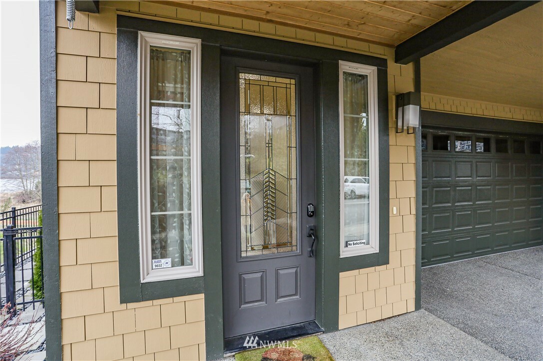 Property Photo:  4015 Wells Avenue N  WA 98056 