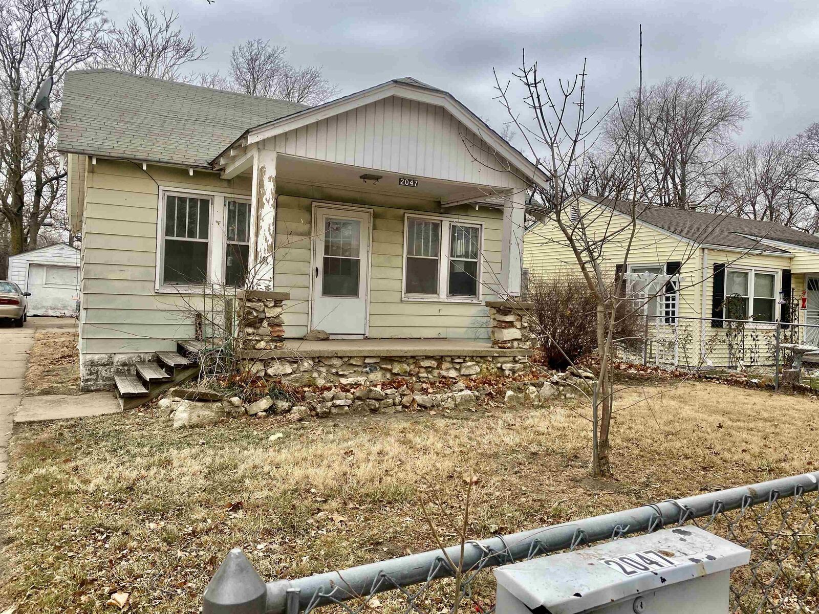 Property Photo: 2047 S Santa Fe St KS 67211