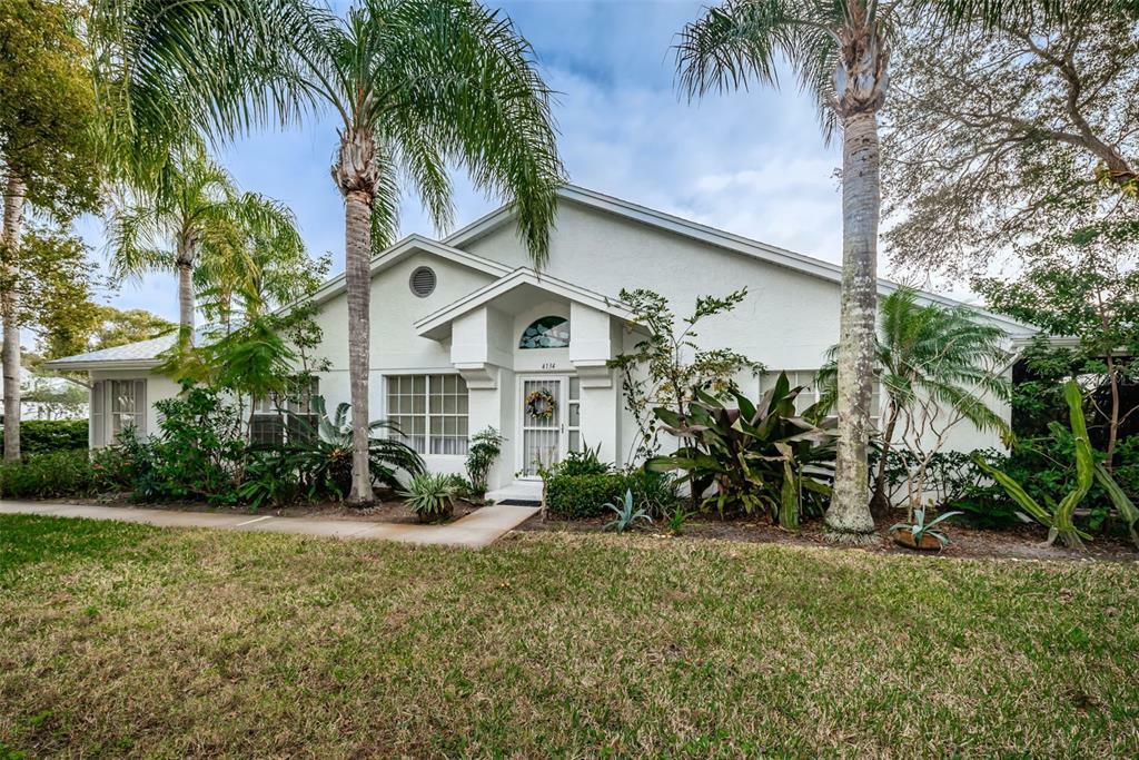 Property Photo:  4134 Castlewood Drive  FL 34691 