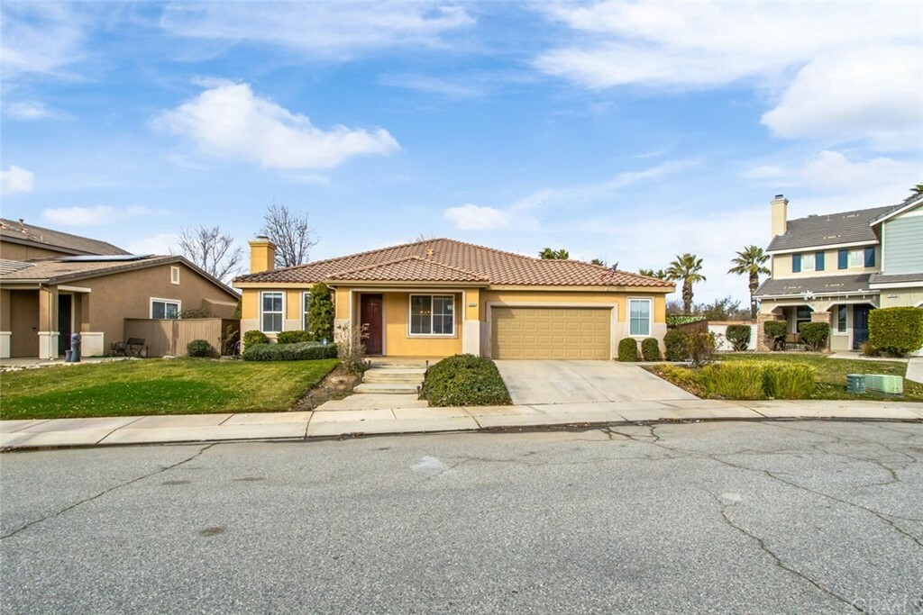 Property Photo:  1624 Moss Rose Way  CA 92223 