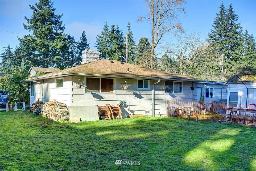 17526 Fremont Avenue N  Shoreline WA 98133 photo