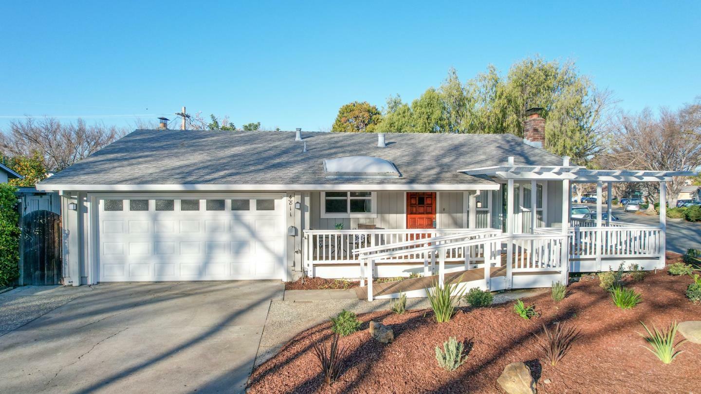 Property Photo:  4811 Country Lane  CA 95129 