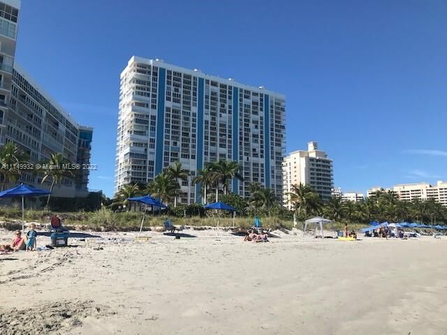 Property Photo:  881 Ocean Dr Th14  FL 33149 