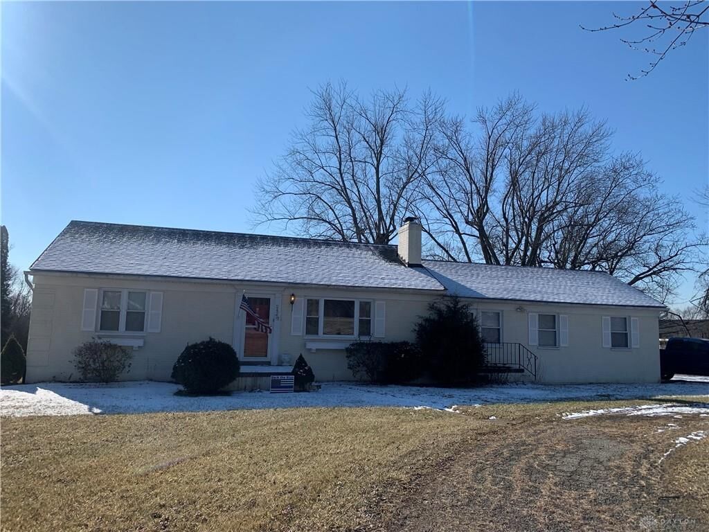 Property Photo: 2427 E State Route 73 OH 45068