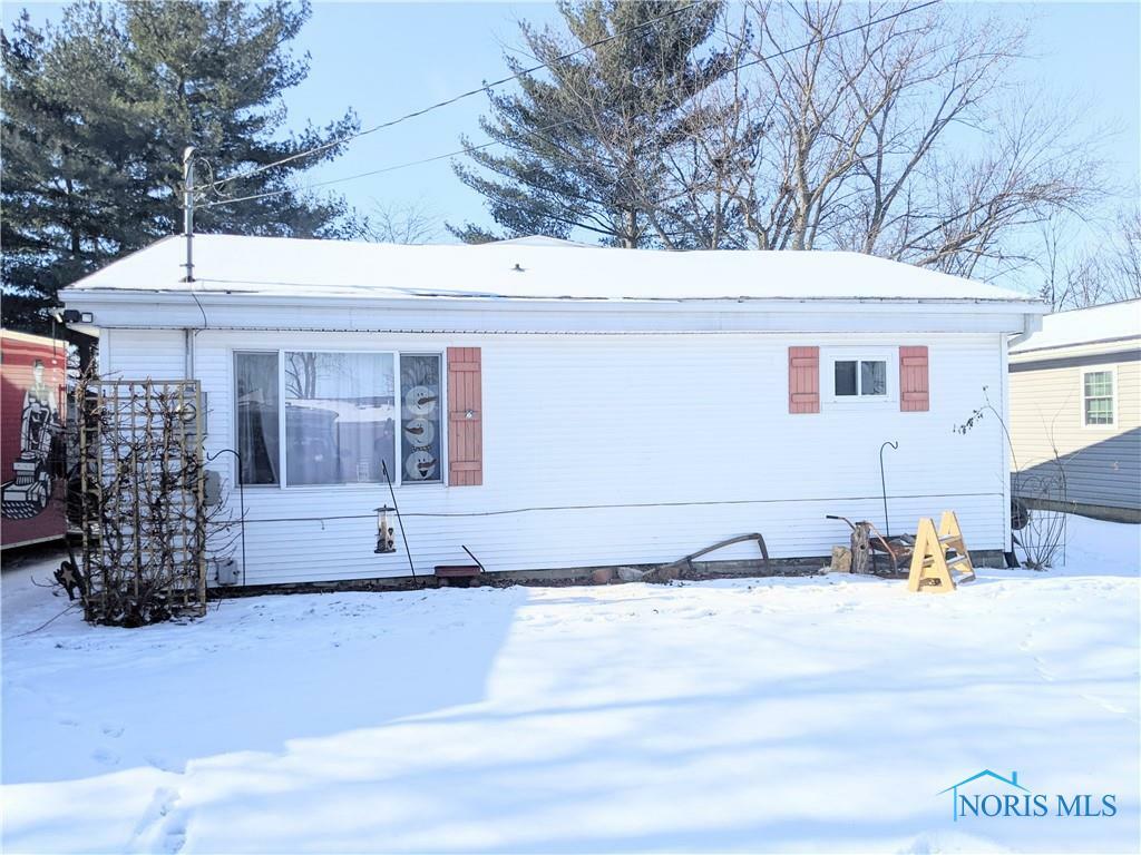 Property Photo:  19883 County Road 1048  OH 43512 