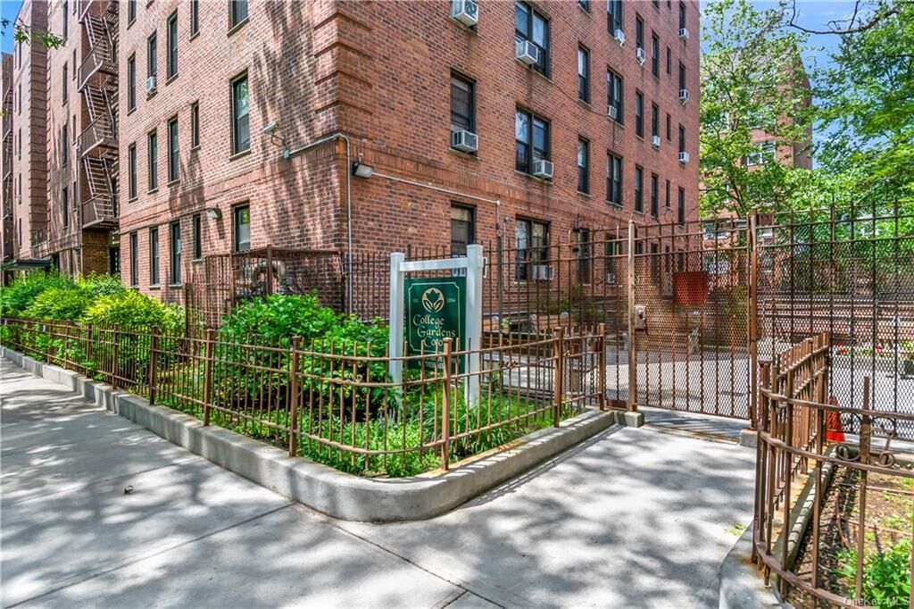 Property Photo:  3535 Kings College Place 6D  NY 10467 