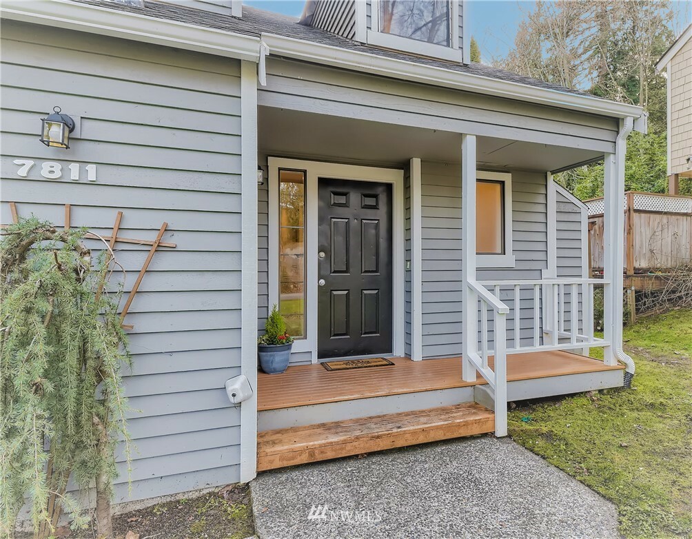 Property Photo: 7811 140th Place NE WA 98052