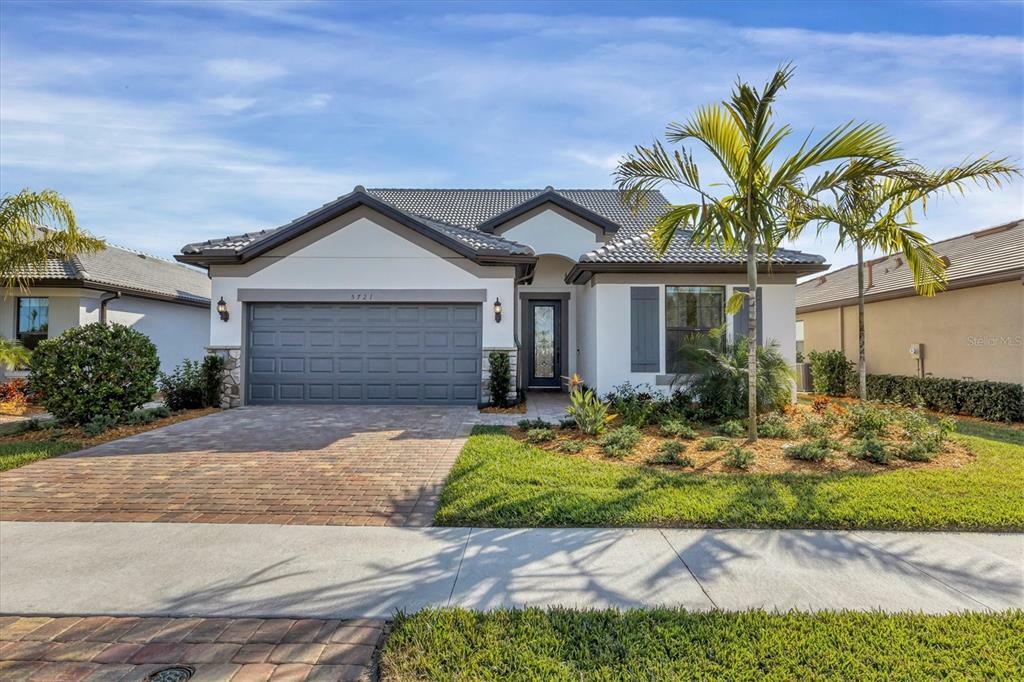 Property Photo:  5721 Sweet Leaf Way  FL 34238 