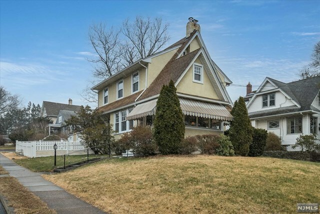 Property Photo:  53 Rock Road  NJ 07452 