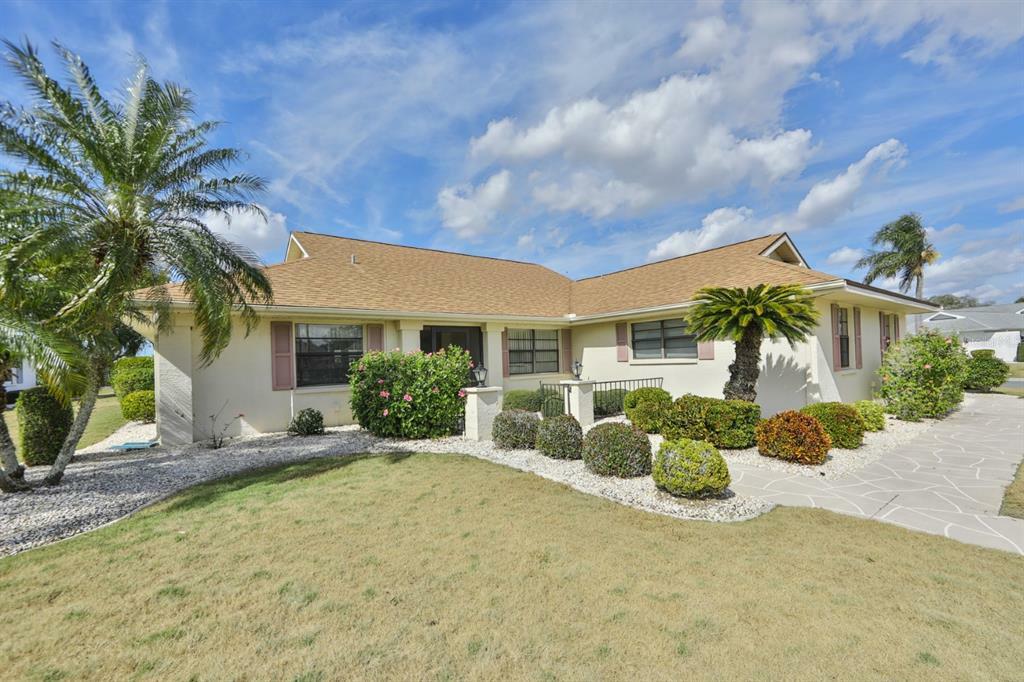 Property Photo:  2002 E View Drive  FL 33573 