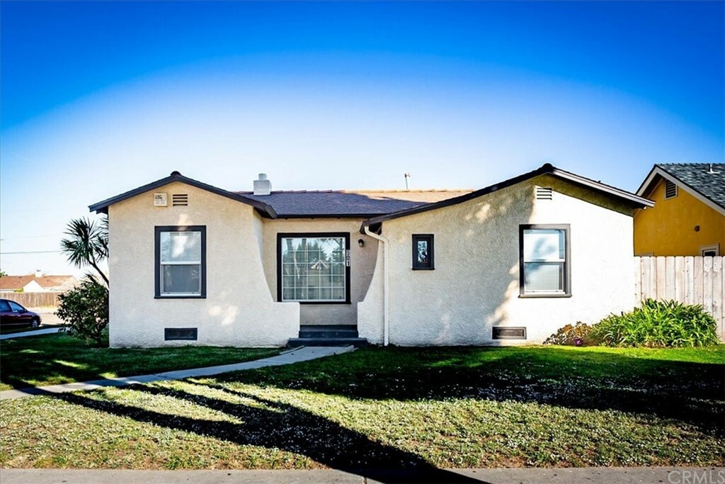 Property Photo:  501 E Fesler Street  CA 93454 