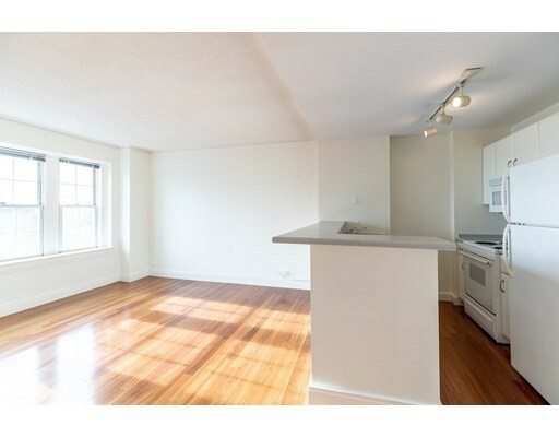 Property Photo:  534 Beacon St 1002  MA 02215 