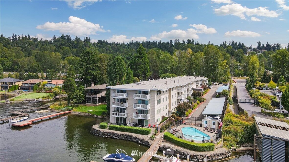 Property Photo: 5021 Ripley Lane N 105 WA 98056