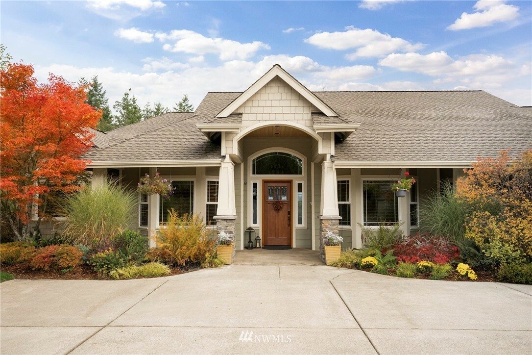 Property Photo: 44327 Tahoma View Drive E WA 98328