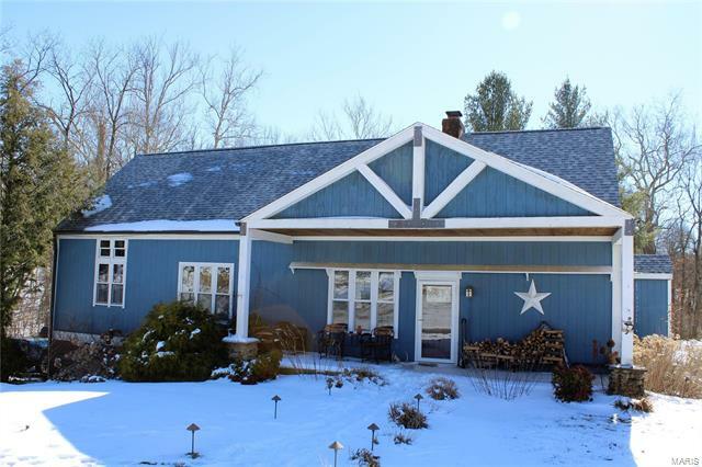 Property Photo:  130 Covered Bridge Lane   62221 