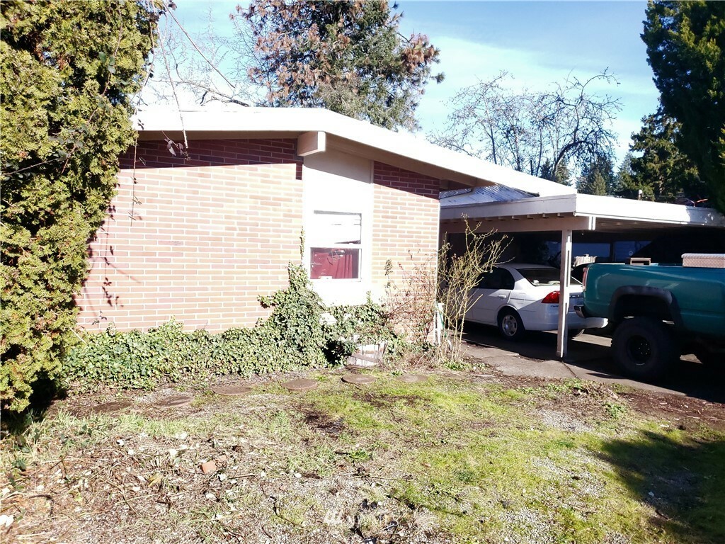 Property Photo:  15450 SE 8th Street  WA 98007 