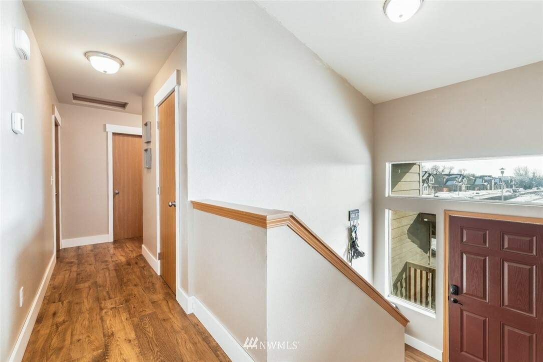 Property Photo:  213 E 26th Avenue  WA 98926 