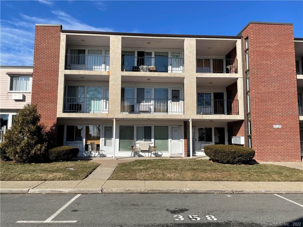 Property Photo:  230 West Walk 230  CT 06516 