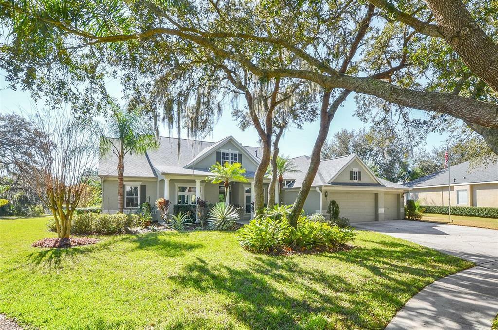 Property Photo:  5710 Eaglemount Circle  FL 33547 