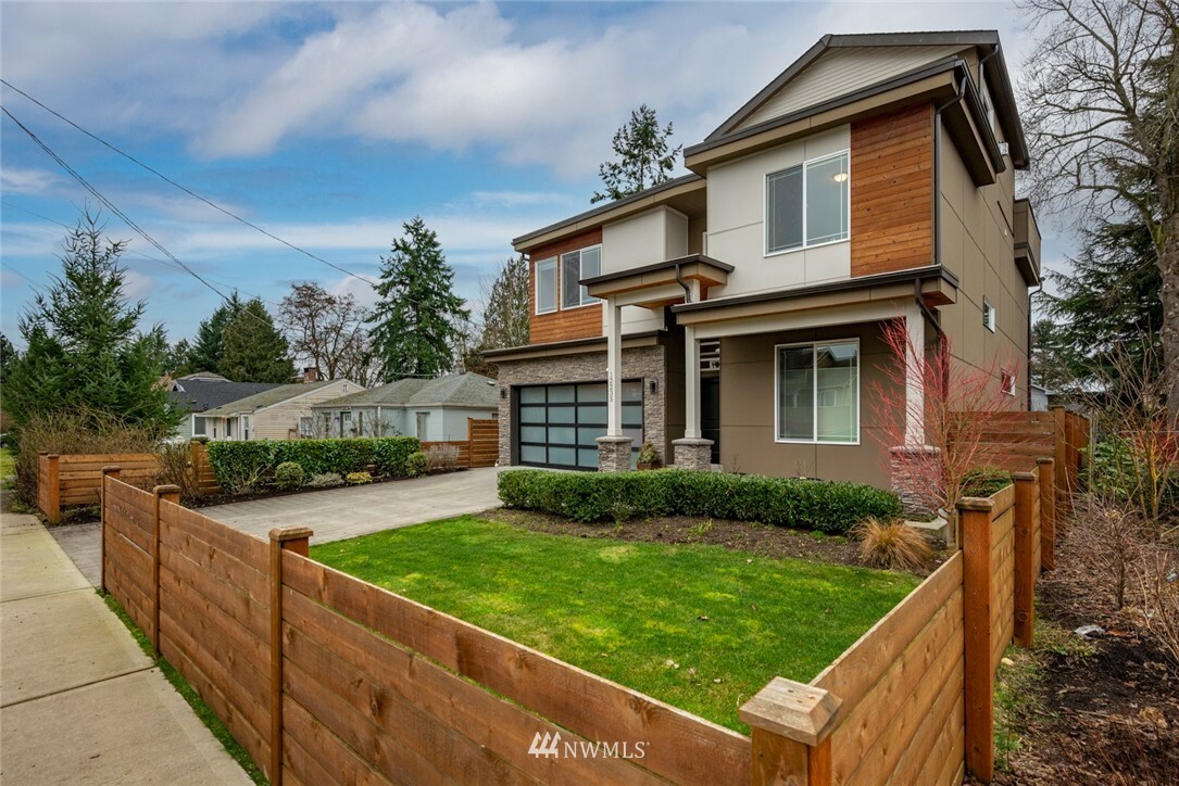 Property Photo:  12235 Dayton Avenue N  WA 98133 