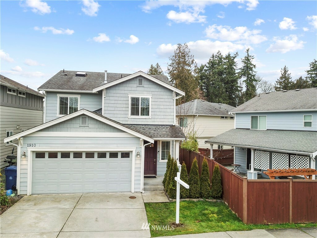 Property Photo:  1910 76th Avenue SE  WA 98258 