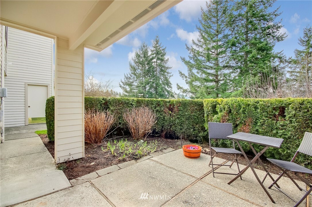 Property Photo:  22238 SE 42nd Lane 1056  WA 98029 