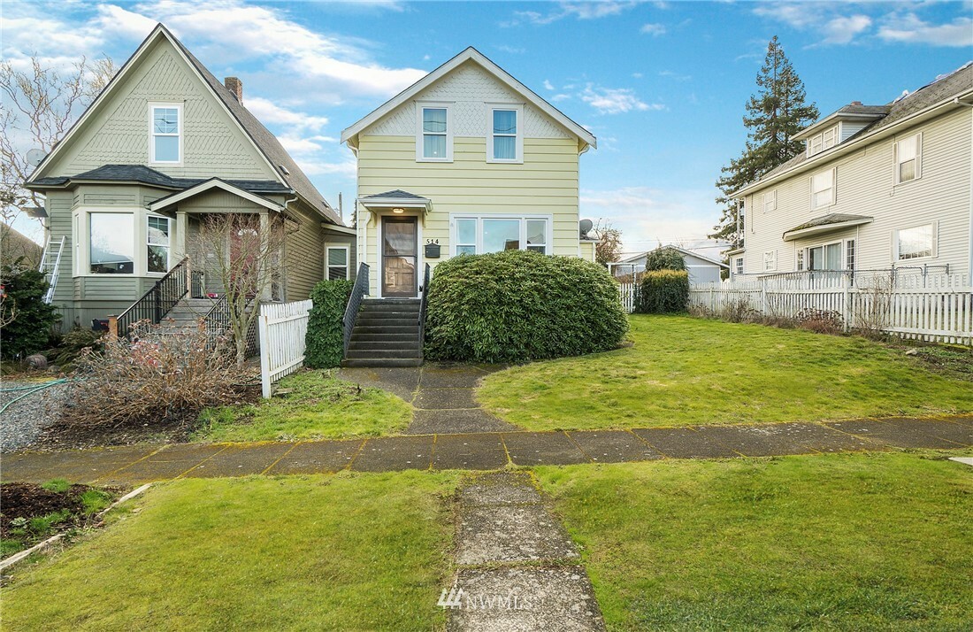 Property Photo:  514 E Harrison Street  WA 98404 