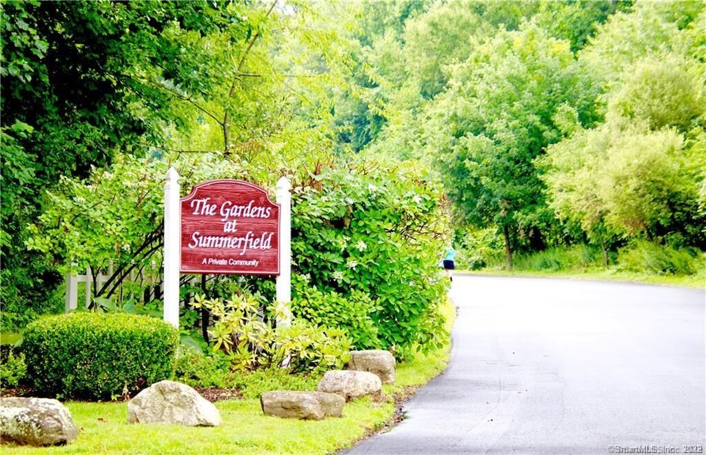 Property Photo: 73 Summerfield Gardens 73 CT 06484