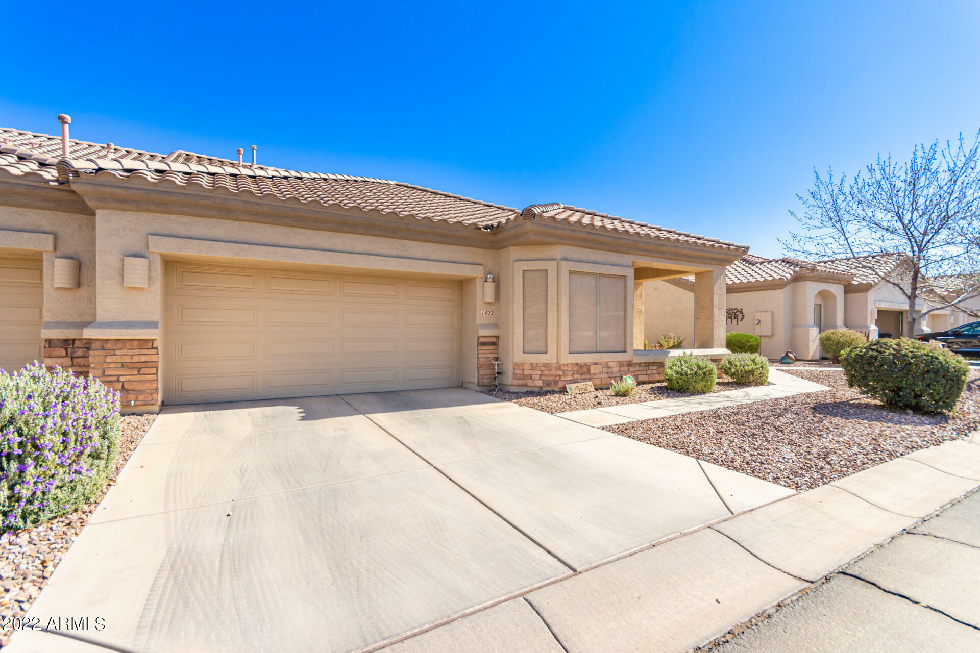 Property Photo:  1422 N Desert Willow Street  AZ 85122 