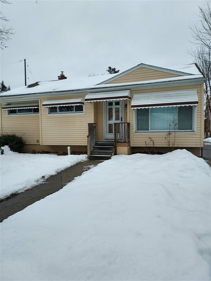 Property Photo:  3825 Delaware Avenue  MI 48506 