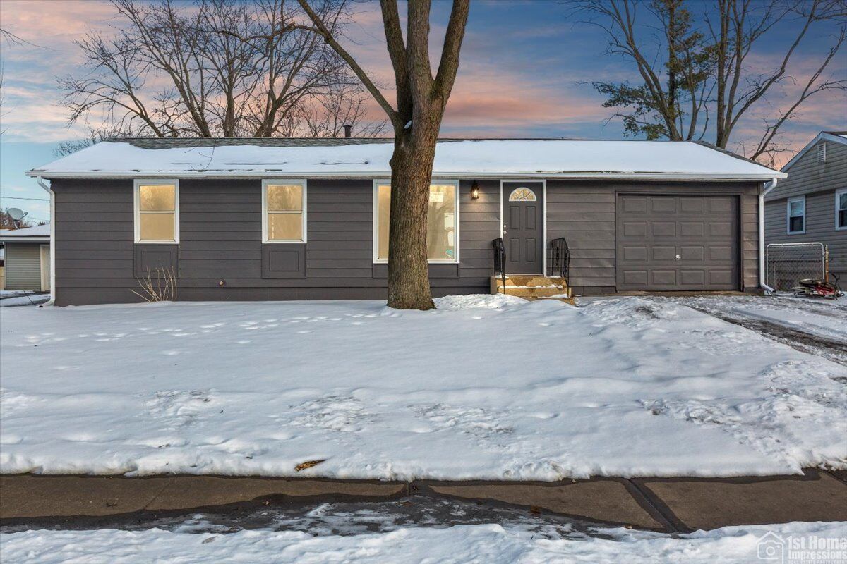 Property Photo:  19 S Sycamore Lane  IL 60425 