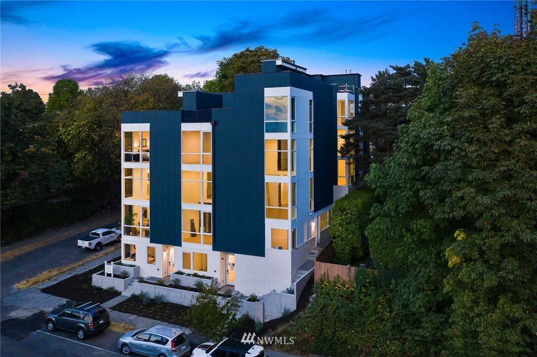 Property Photo: 1509 E Olive Street WA 98122