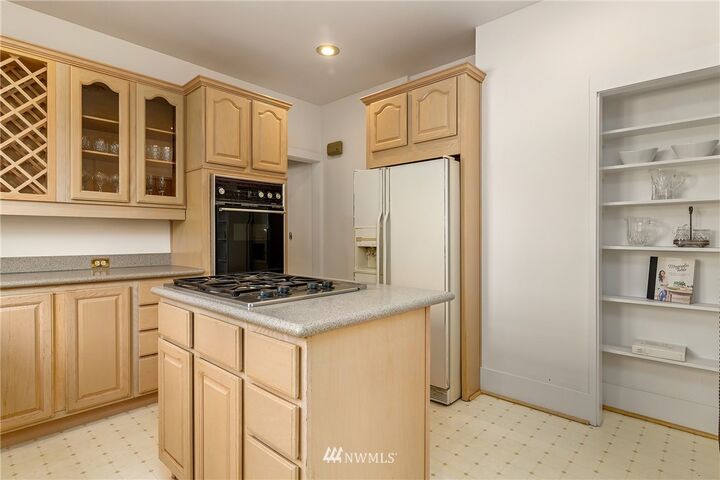 Property Photo: 2610 34th Avenue W WA 98199