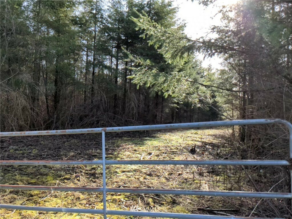 Property Photo: 30 Brown Road WA 98248