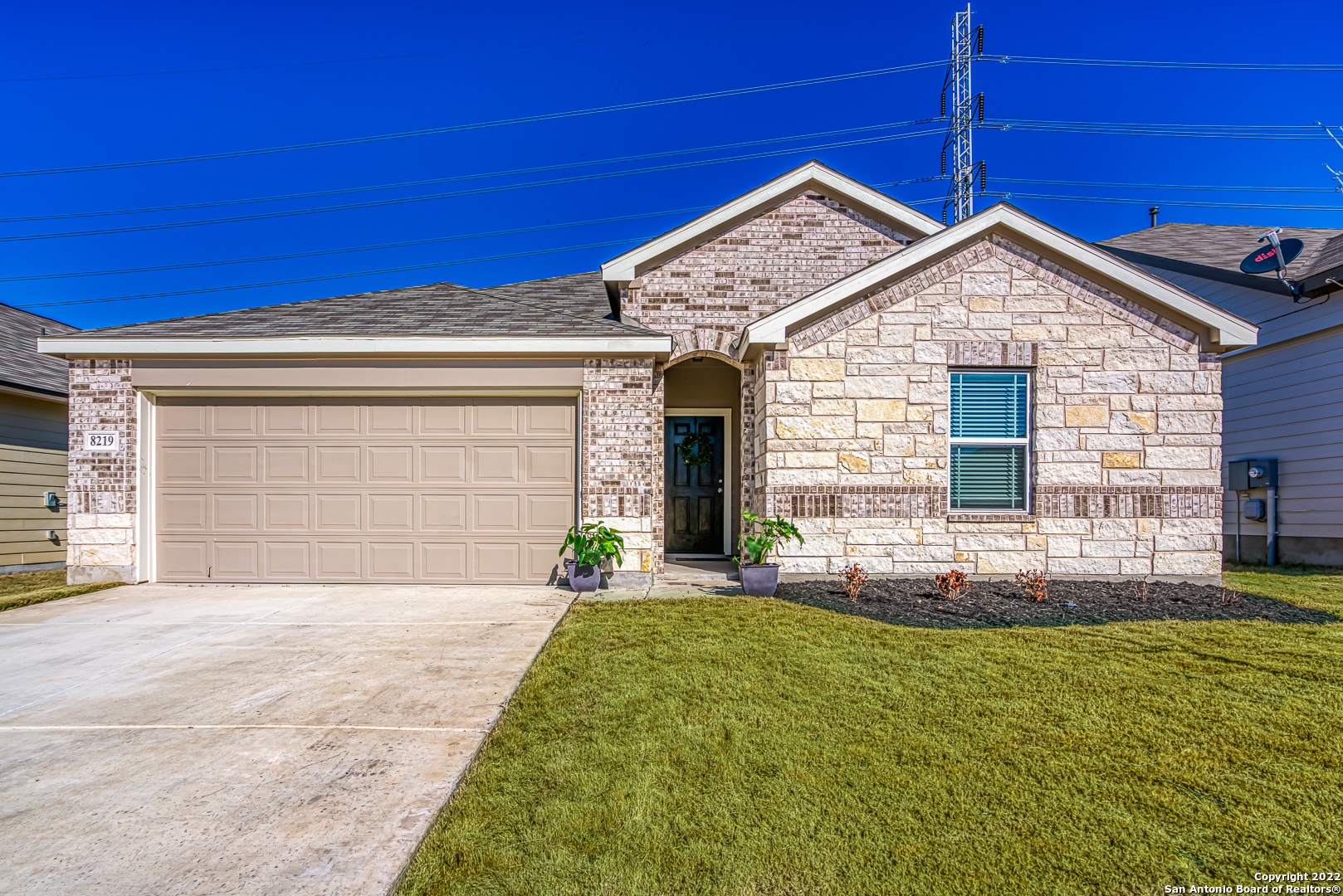 Property Photo:  8219 Noble Crest  TX 78109 