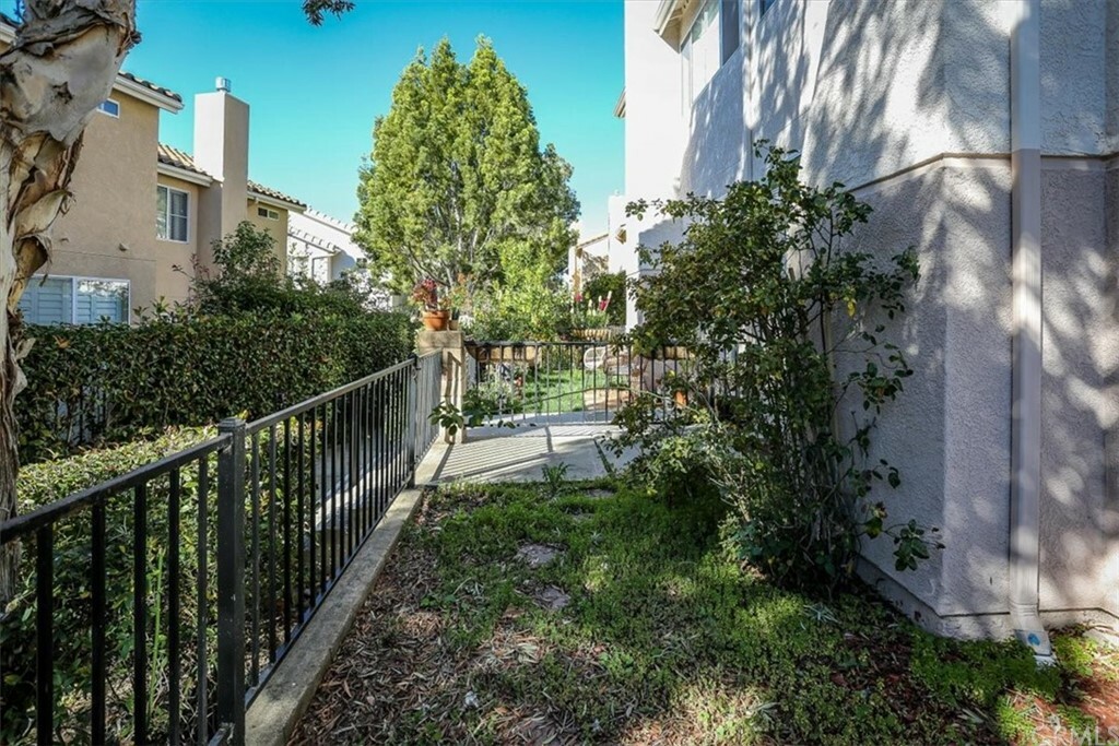 Property Photo:  1283 Chaparral Circle  CA 93401 