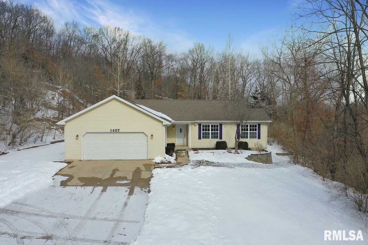 Property Photo: 1407 N Kickapoo Creek IL 61604