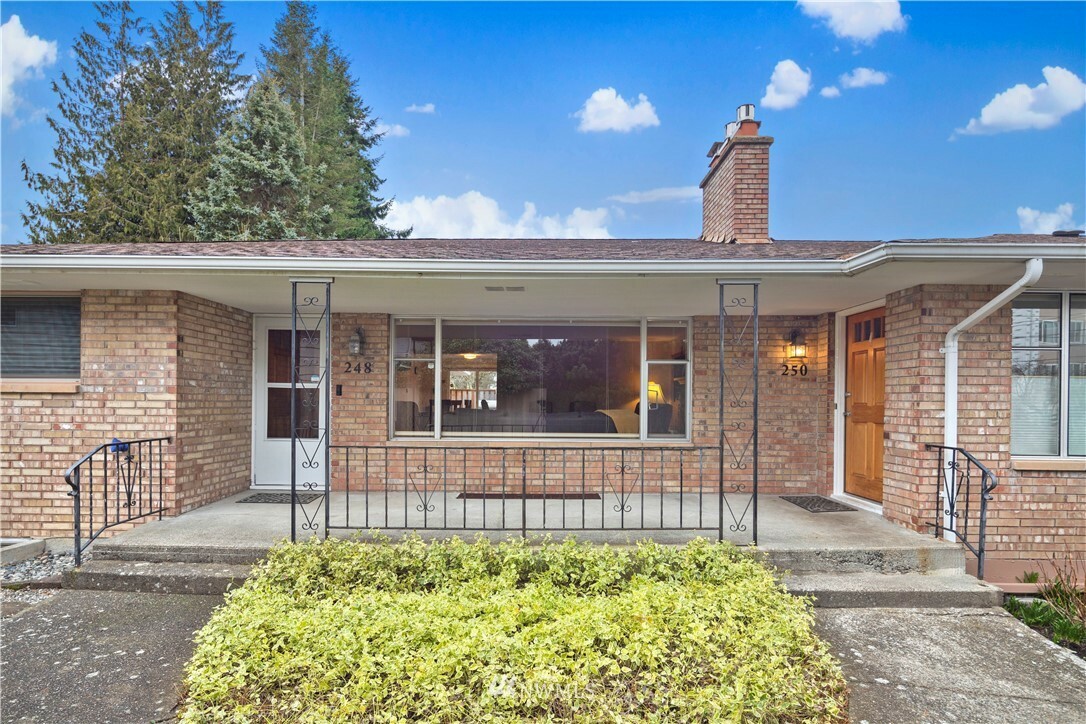 Property Photo:  248 Elm Street  WA 98203 