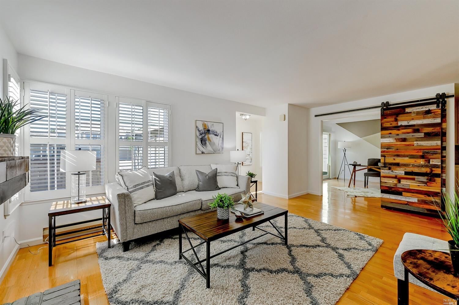 Property Photo: 14 Newport Way CA 94901