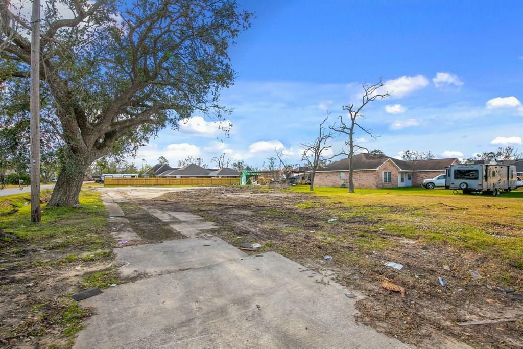 Property Photo:  1305 W McNeese Street  LA 70605 