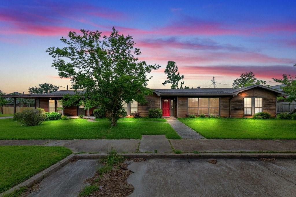 Property Photo:  4700 Maplewood Drive  LA 70663 