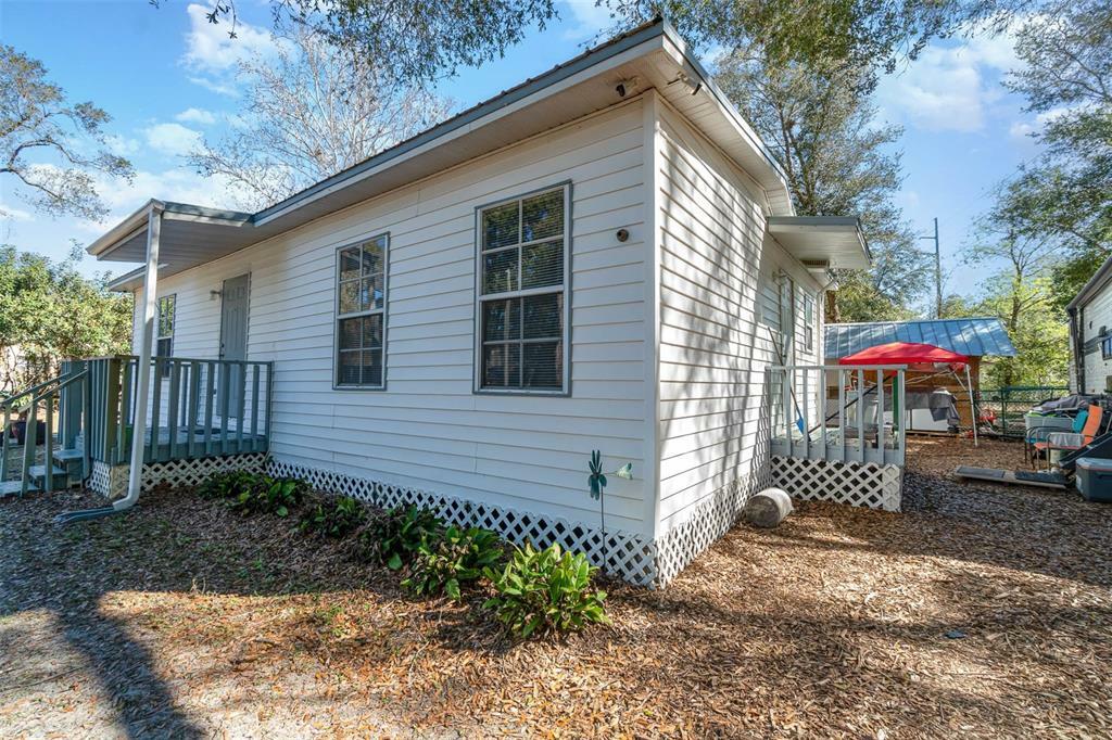 Property Photo: 31626 6th Street FL 32776